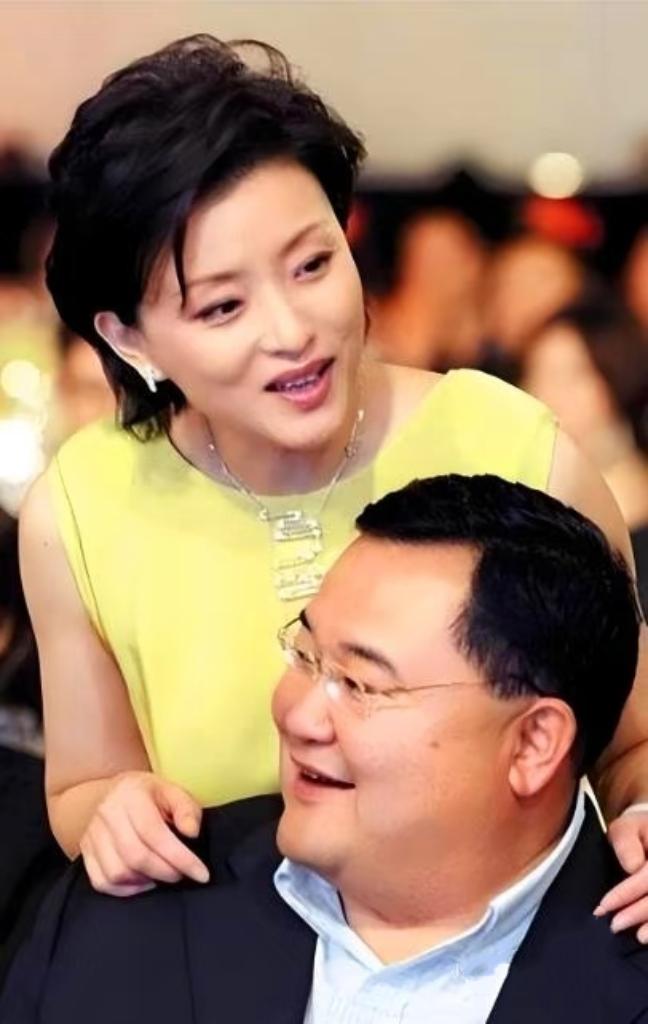 杨澜当年放弃原配嫁吴征，

根本不是为了钱！
大半人都猜错了
 
一直以来，很多