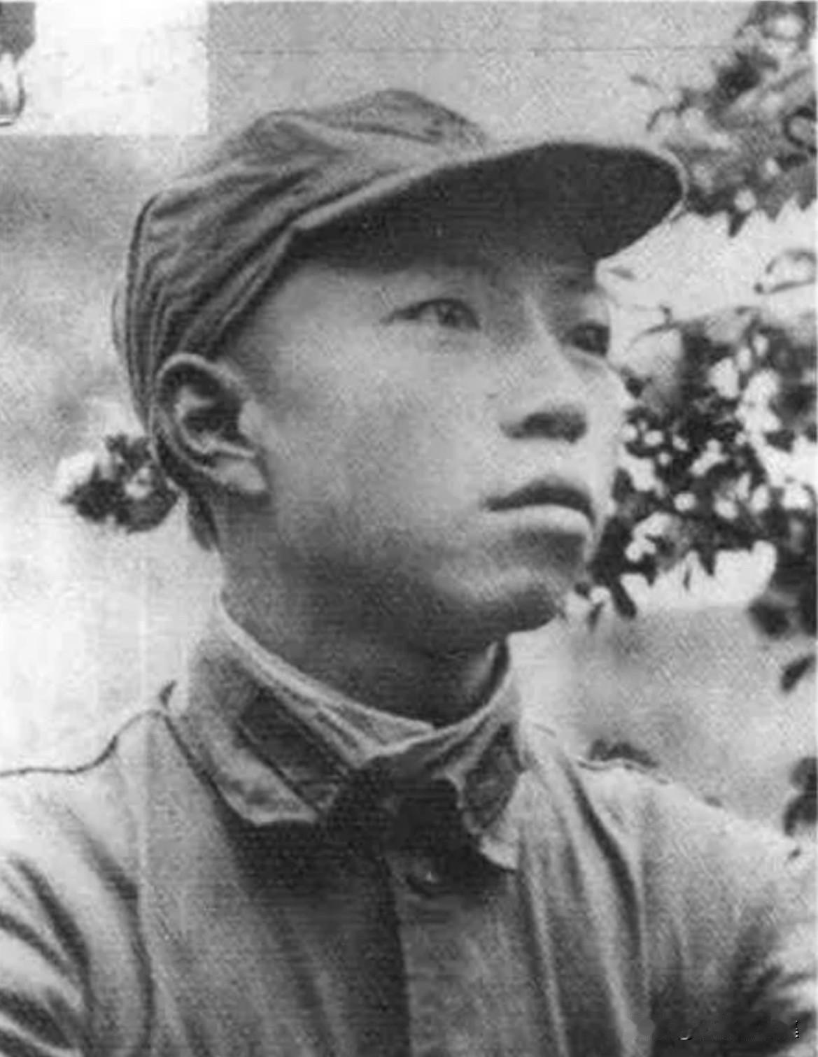 【开国功臣图片故事208】
1937年6月，梁必业担任红一军团政治部总务处处长，