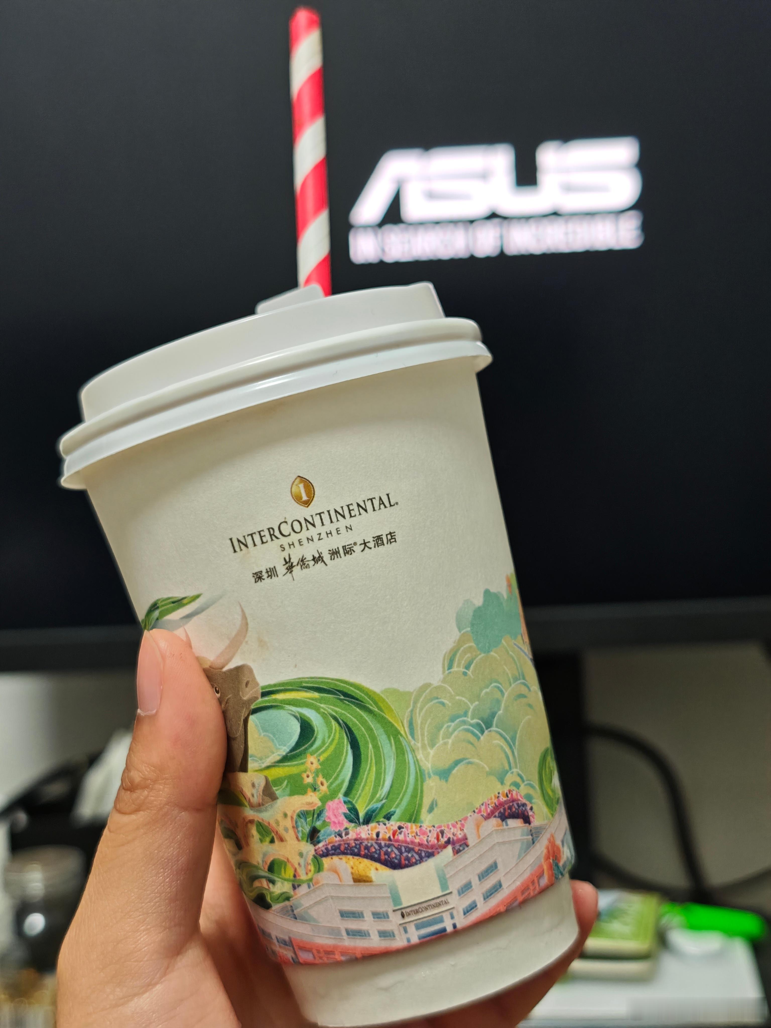 已闪现回老巢开始剪视频！但我必须得夸夸这个酒店的咖啡！好像是用的香草味的胶囊！喝