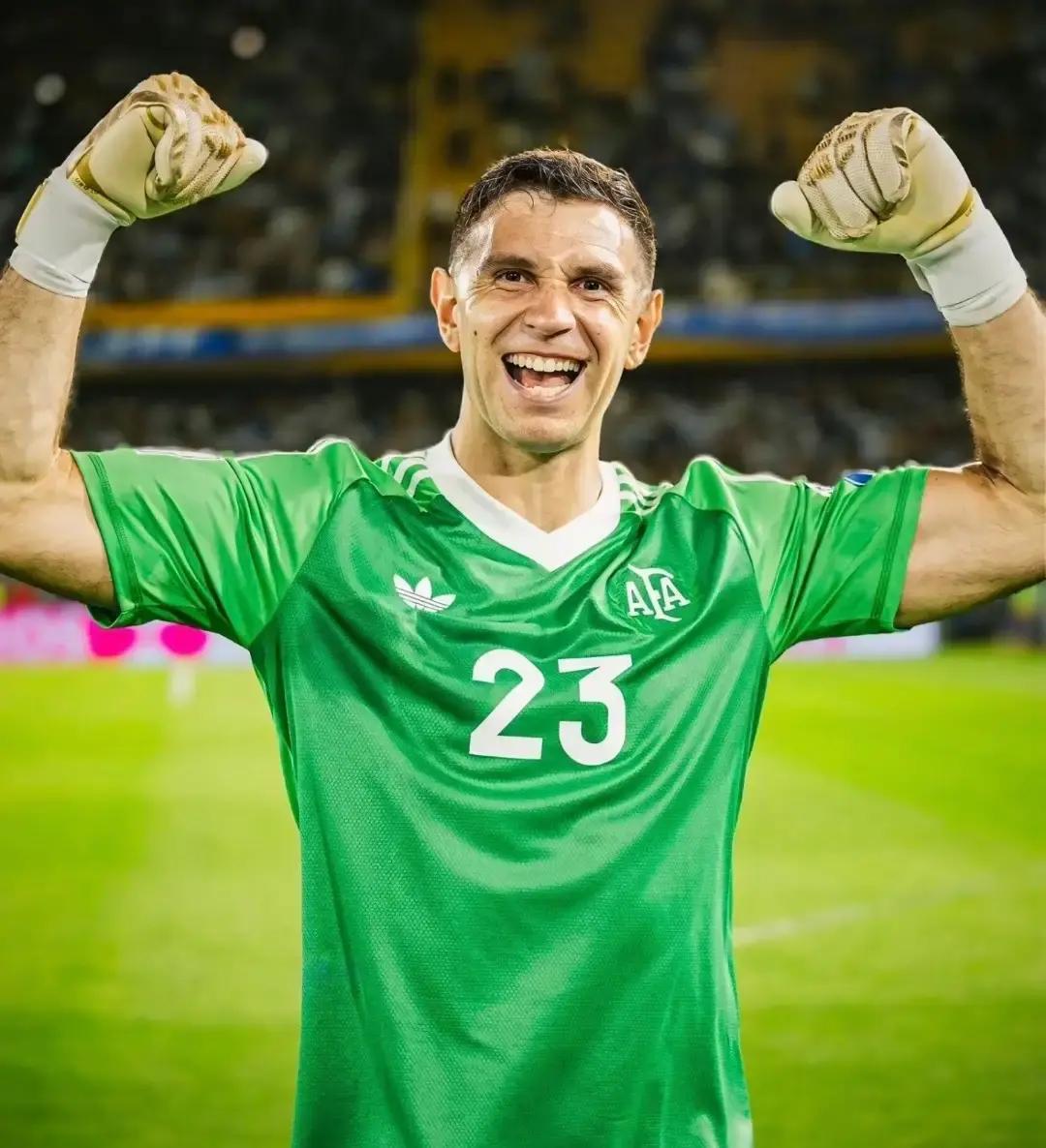 达米安·马丁内斯亲口承认：“2022年世界杯，我不满意。”
 
不是凡尔赛。这是