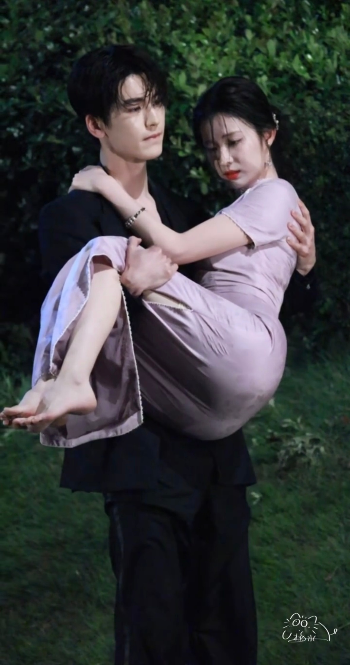 你看 一些个很养眼的女娇男帅🥂 ​​​