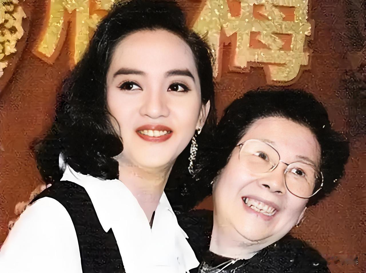 8月30号下午，港媒报道，梅艳芳妈妈覃美金去世，享年102岁。

据港媒称：谭美
