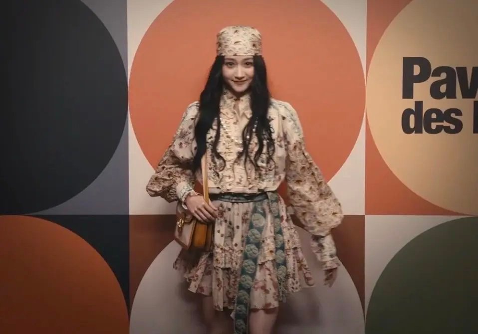 关晓彤这啥穿搭啊？不明白 ​​​