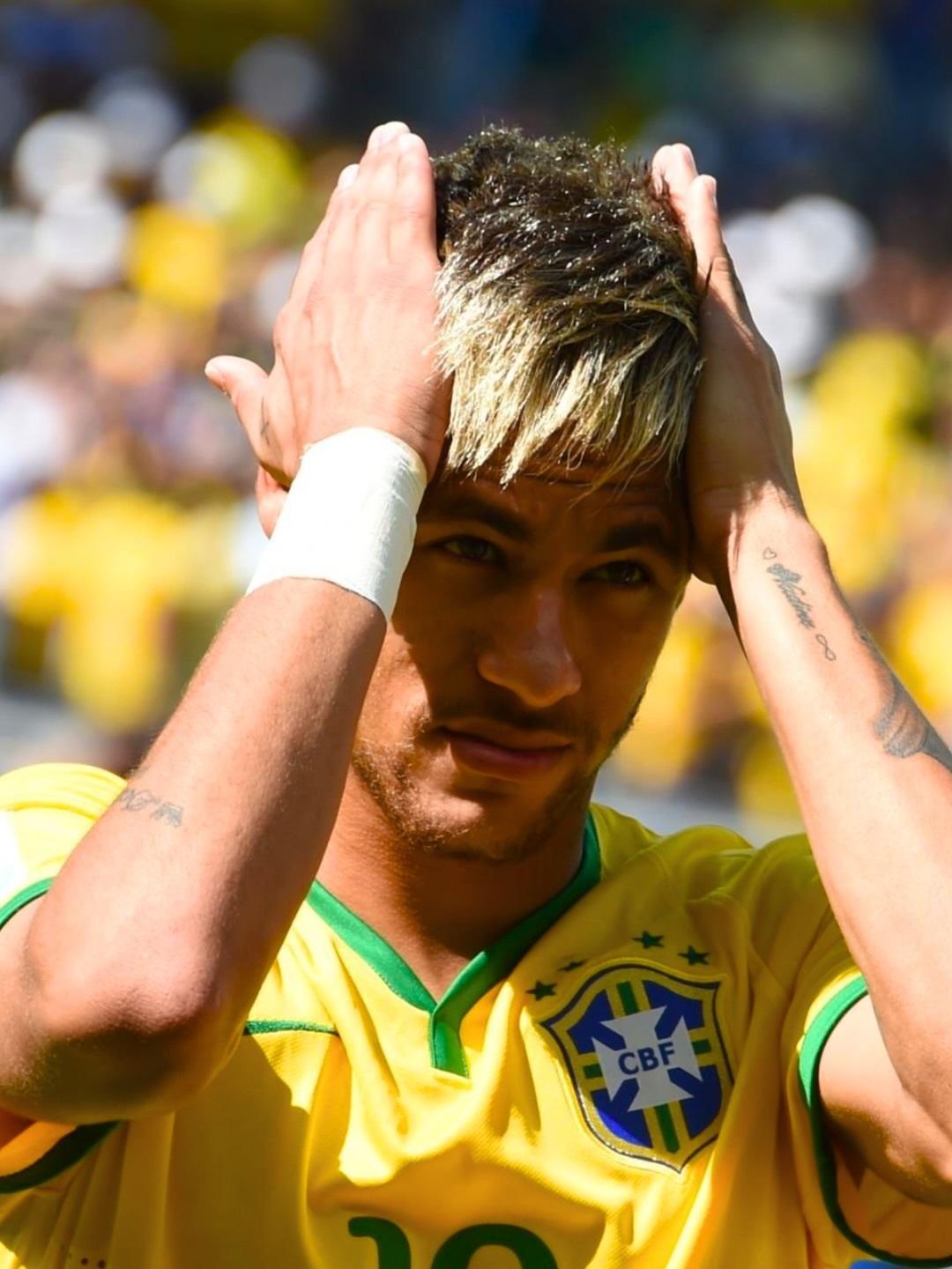 很久没有对足坛近期事件发表看法了，这次想聊聊足坛当下最热门的话题：内马尔没有入选