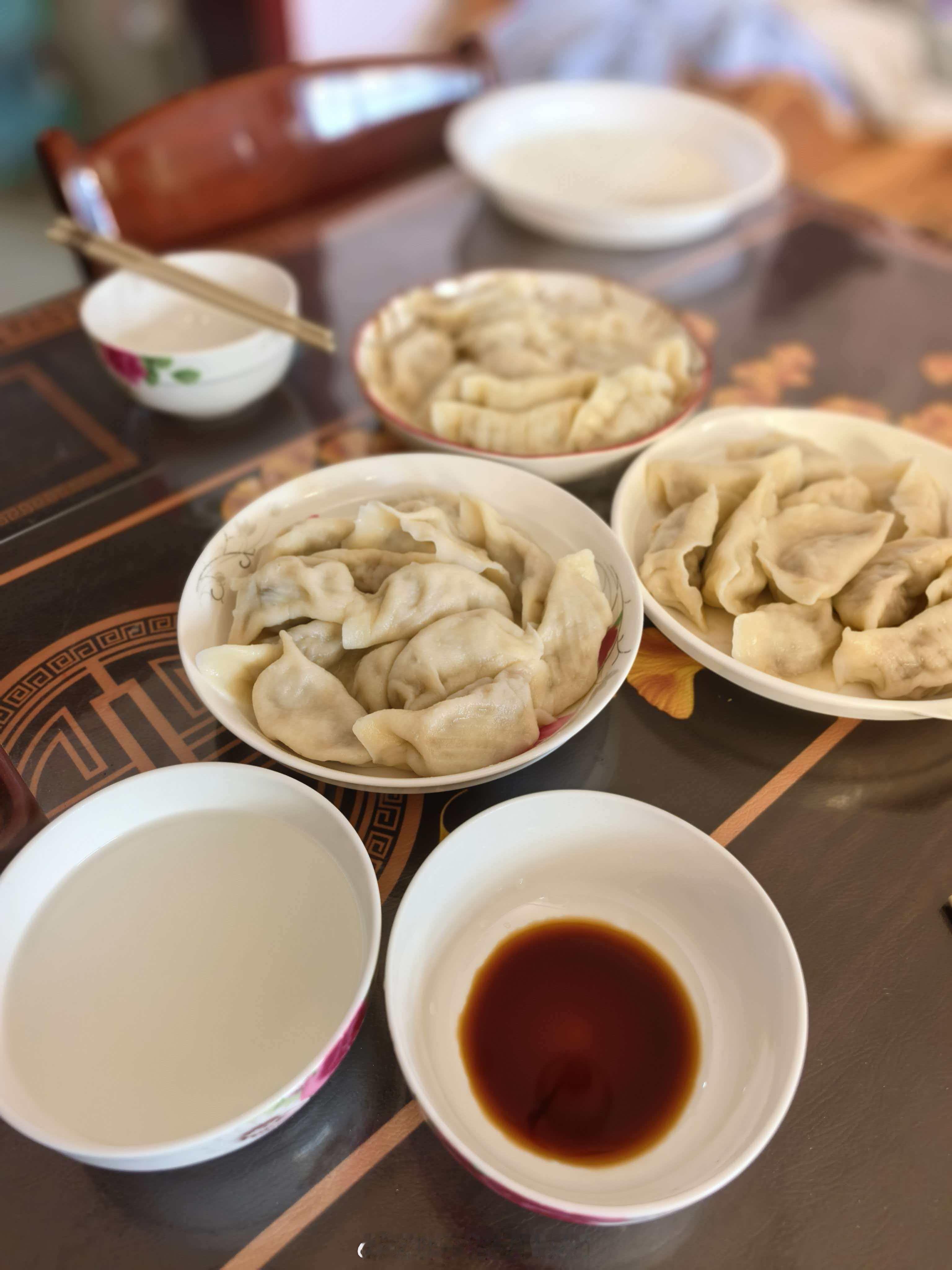 冬至大如年，人间小团圆，吃饺子了嘛 