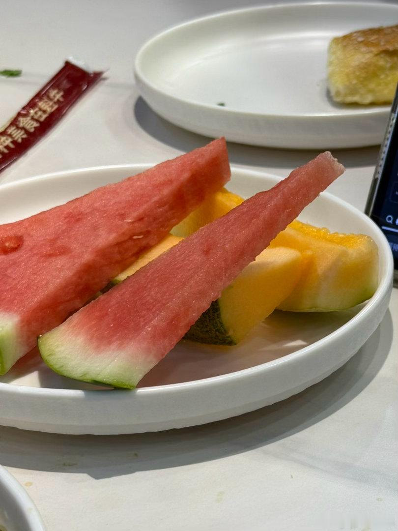 从小吃自助就爱吃点不值钱的玩意儿 