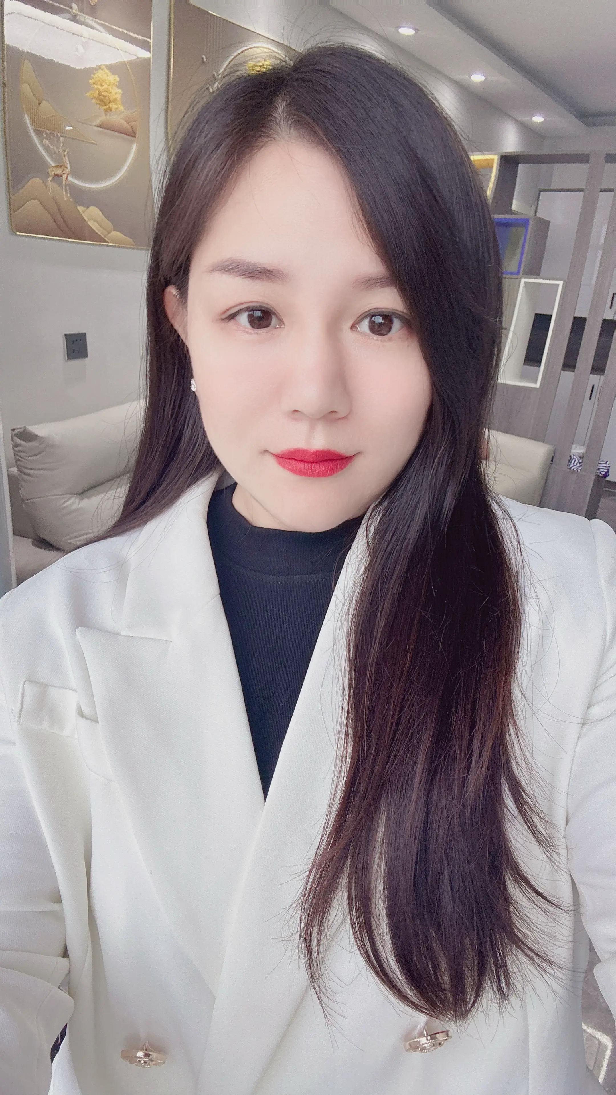 人生没有最好的年龄，只有最好的心态，我们争不过岁月，也跑不过时间，唯有...