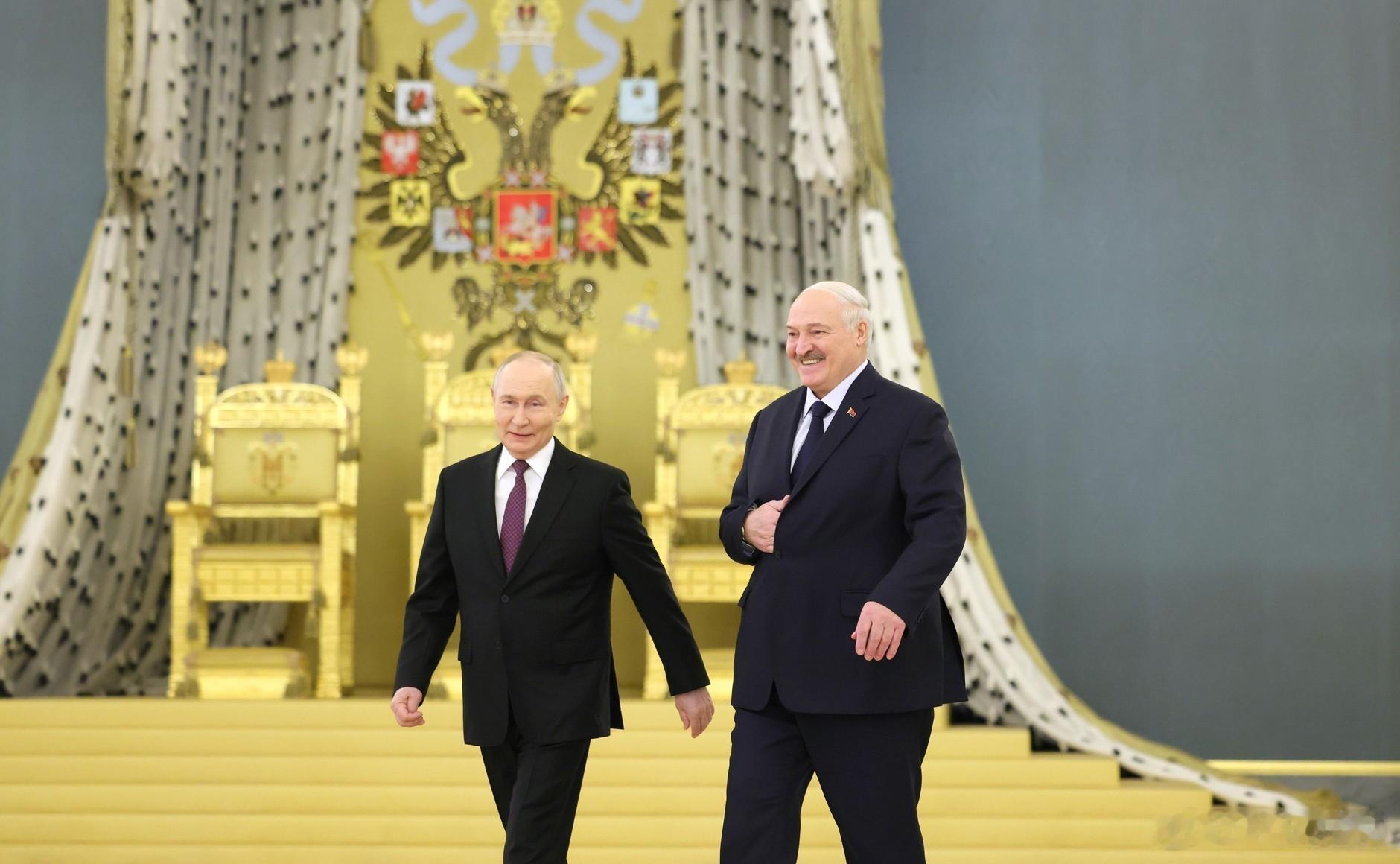 俄白联盟峰会。普京说，俄白两国已经构建统一的经济、国防、移民和人文空间。 