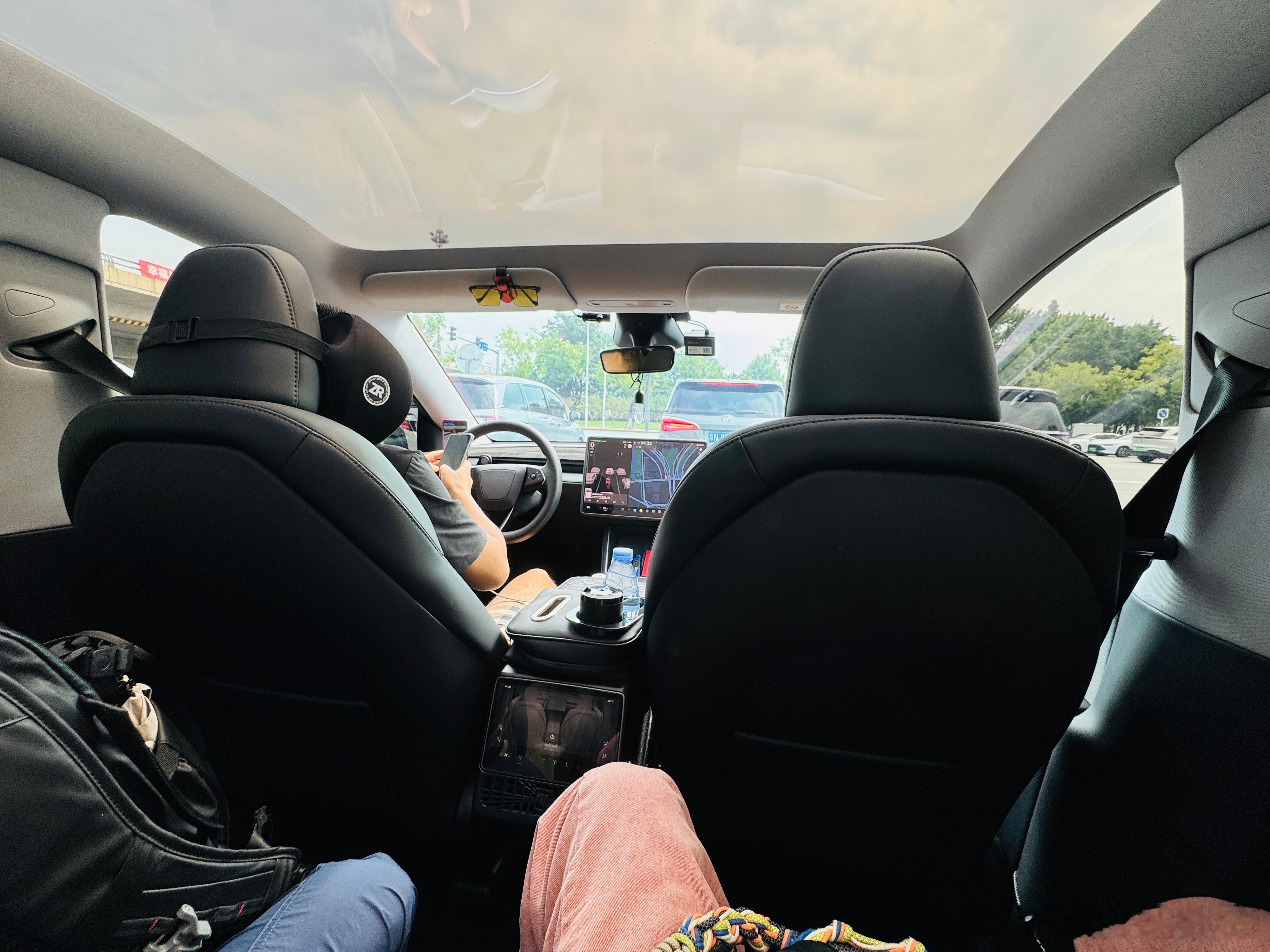 打车打到了一辆 特斯拉 modelY 