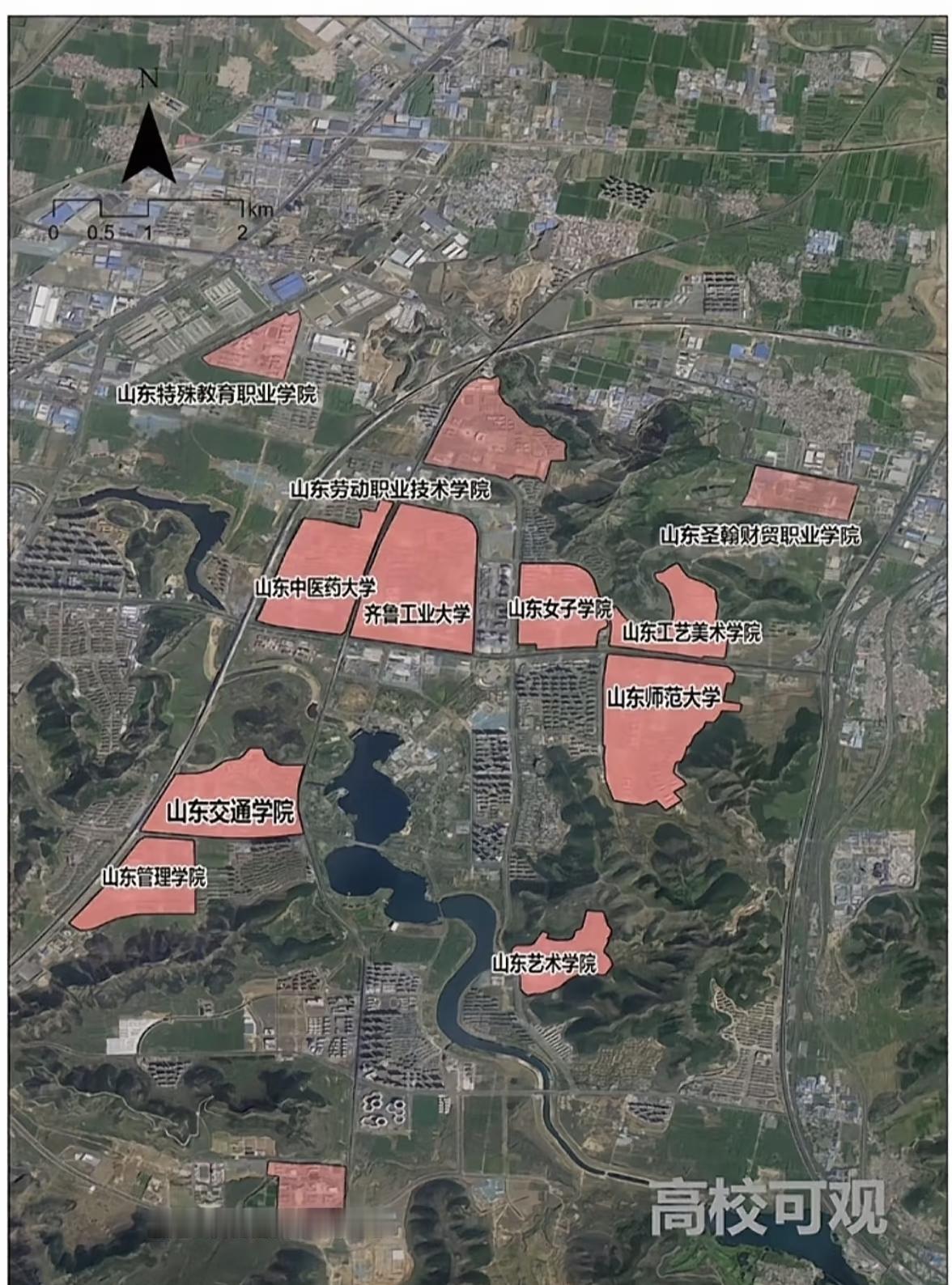 成功的大学城都是大学之间紧紧挨着的，失败的大学城都是这种全是空地。