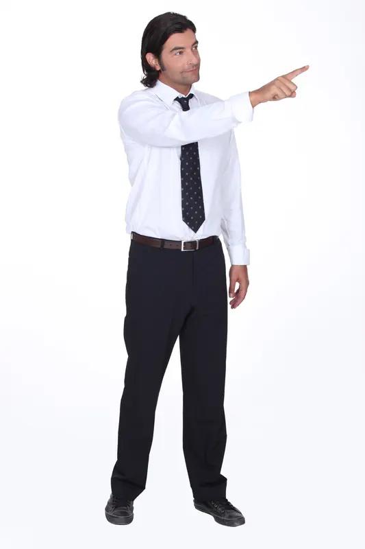 35岁男人失业，还背着房贷，这处境想想都头大。就像张哥，35岁程序员，在成都三环