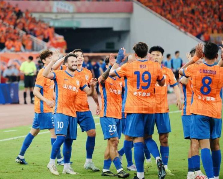 泰山战上港，双方首发名单已经公布！韩鹏果然留了后手！

中超联赛第六轮，泰山坐镇