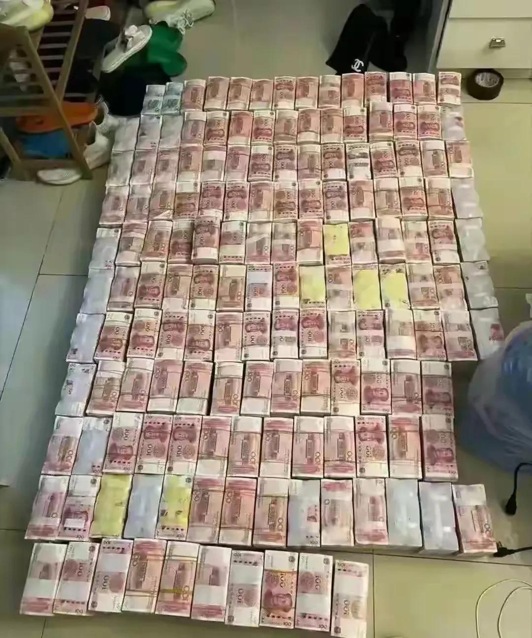 A股在这个位置我坚决看多。
说实话，很多大v说什么变盘在即赶紧跑路.
我是不理解