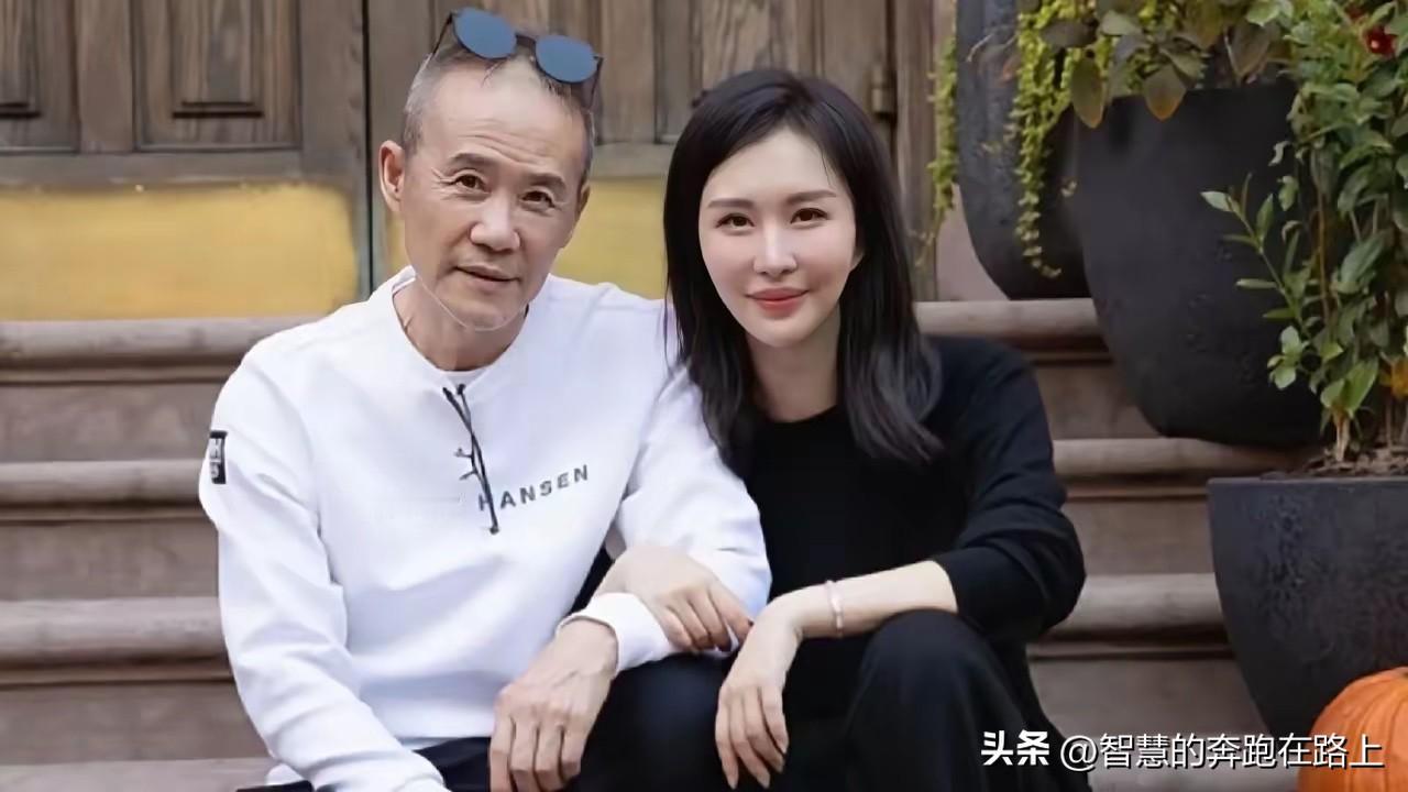 笑死，看王石和田朴珺的对谈，田一直问他，“你觉得你爱自己比爱我多吗？”王就一直反