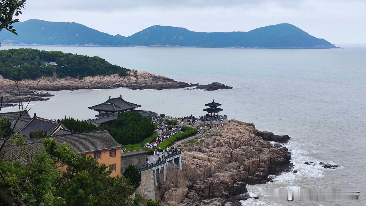 深玩舟山（二）海天佛国 自在舟山
​今天游玩了普陀山，中国四大佛教名山果然名不虚