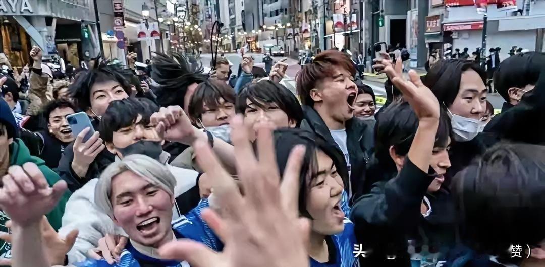 不到48小时，高市大反转，支持率飙升至92.4%，日本发生了什么？
 
这是产经