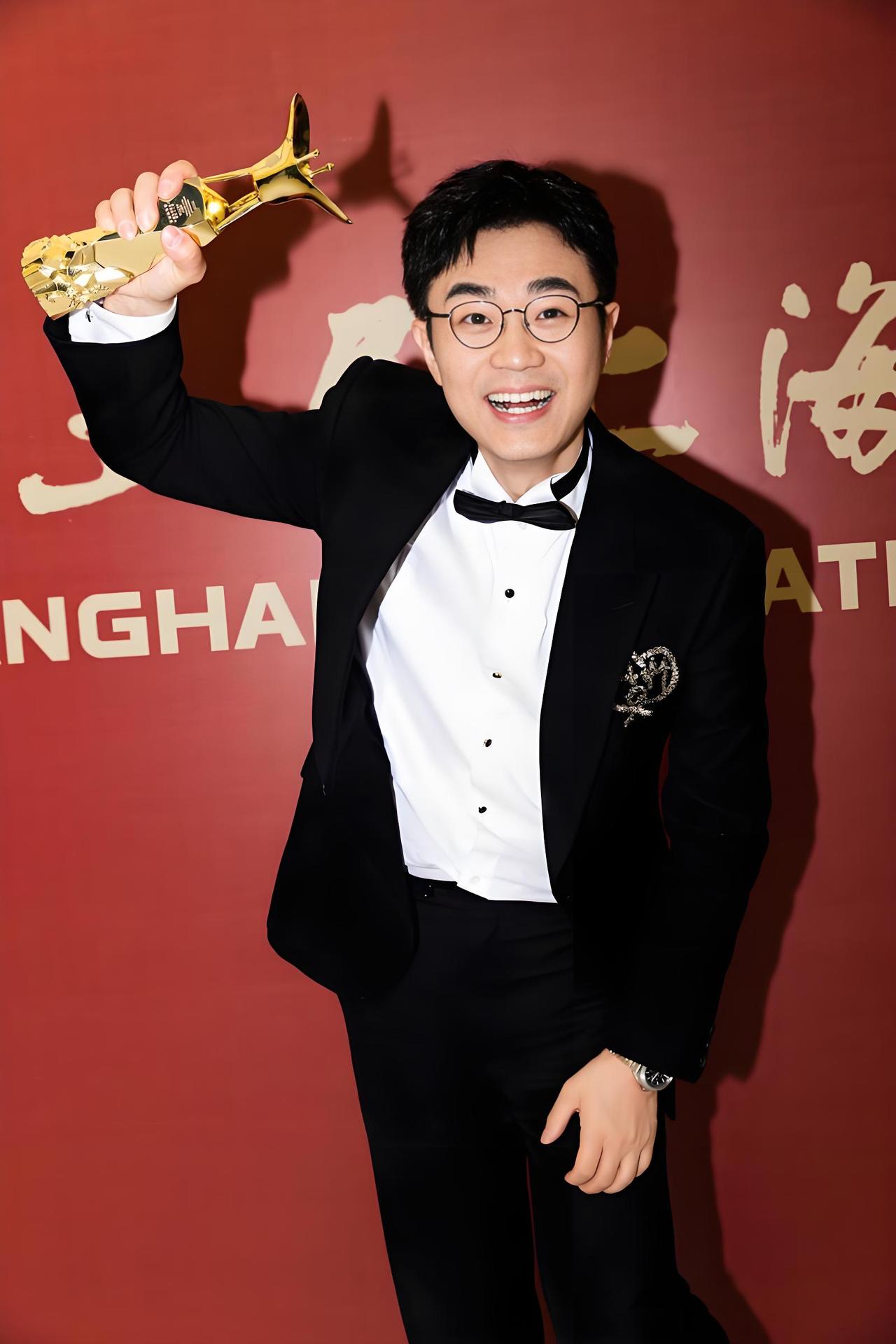恭喜大鹏，摘得‌百花奖‌最佳导演奖‌

恭喜大鹏
继《长安的荔枝》“李善德”一角