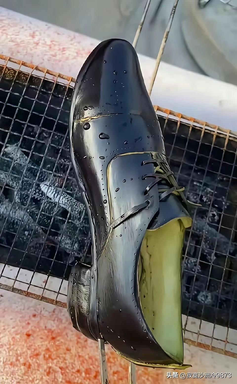 师傅：给我烤皮鞋，烤完后我要验牌！