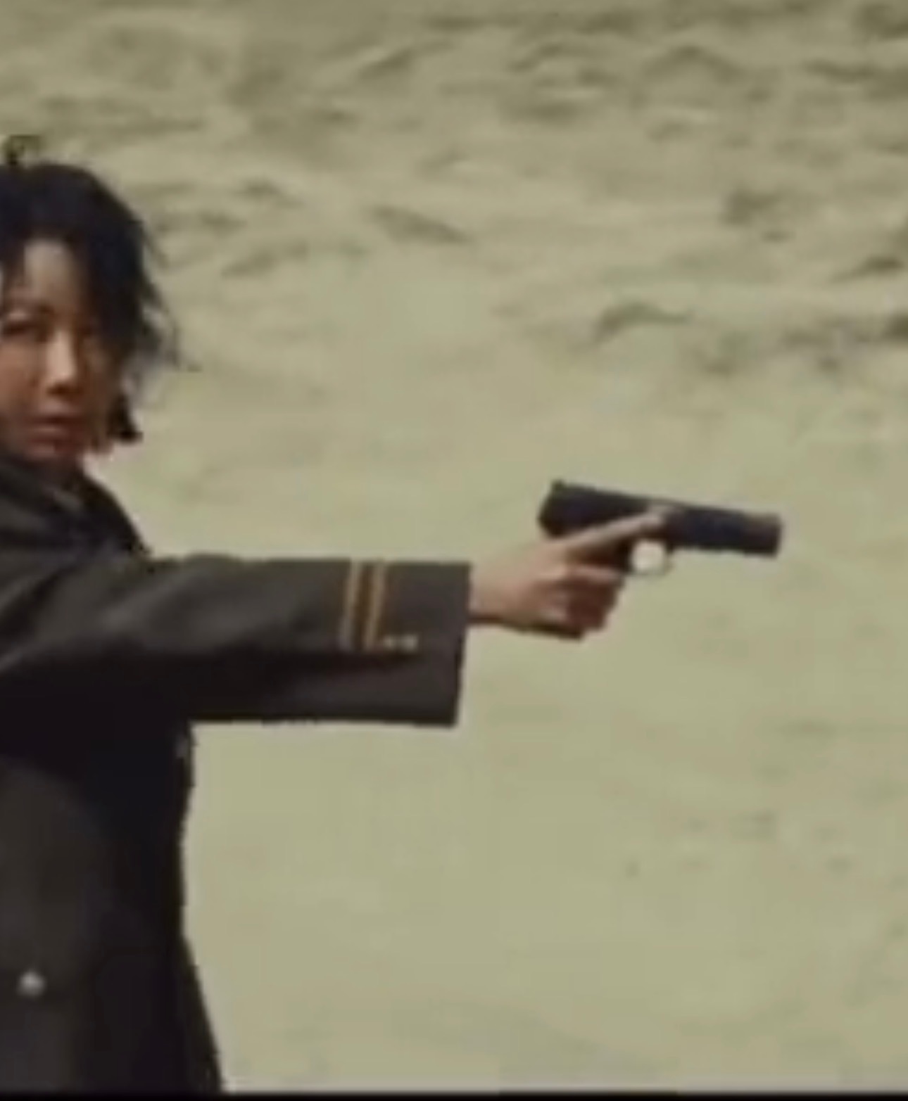 今日提问3️⃣ ：握抢手势对不 食指需要扣进板机不？ 