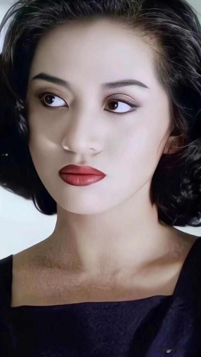 1992年香港最狠巴掌：仗势欺人一巴掌，换来两条人命！
 
都说九十年代的香港娱