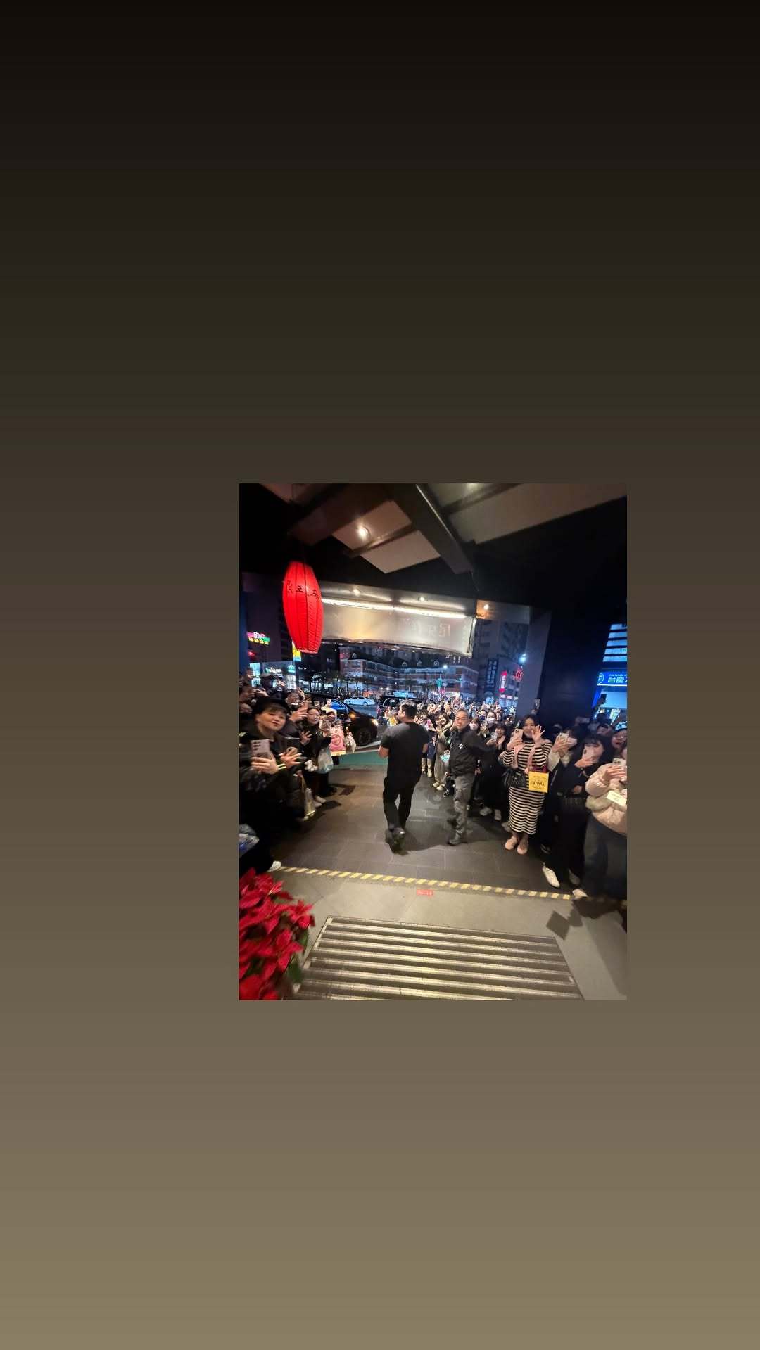 “CB百蓝_。260122利特 ins story更新： 