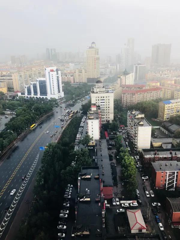 长春的大雨天气还真可能影响当地经济。2013年长春大面积降雨，蔬菜价格就受影响明