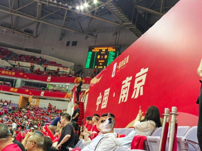 哈哈哈，高铁这个名字可以休矣。

与波黑的上半场，替补登场的高诗岩，一开始并没有