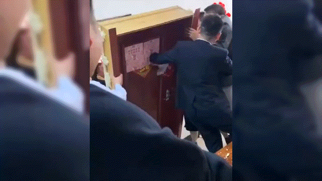 网友:这是结婚还是拆房子？