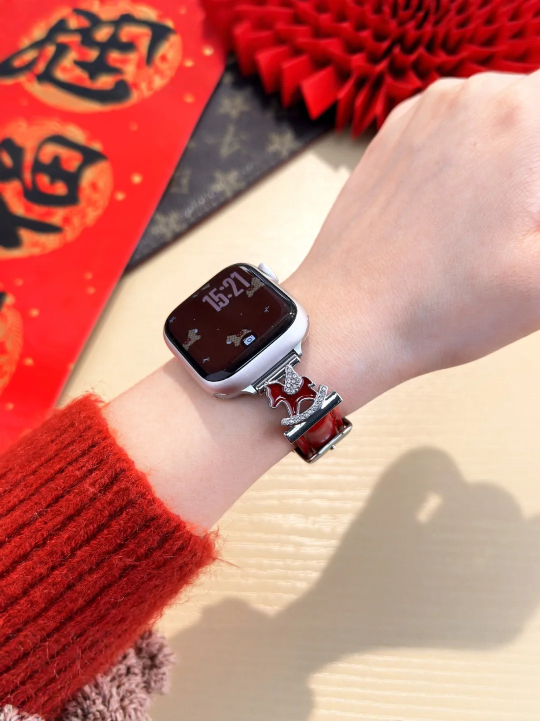 马年开运！iWatch “马上有钱”皮带