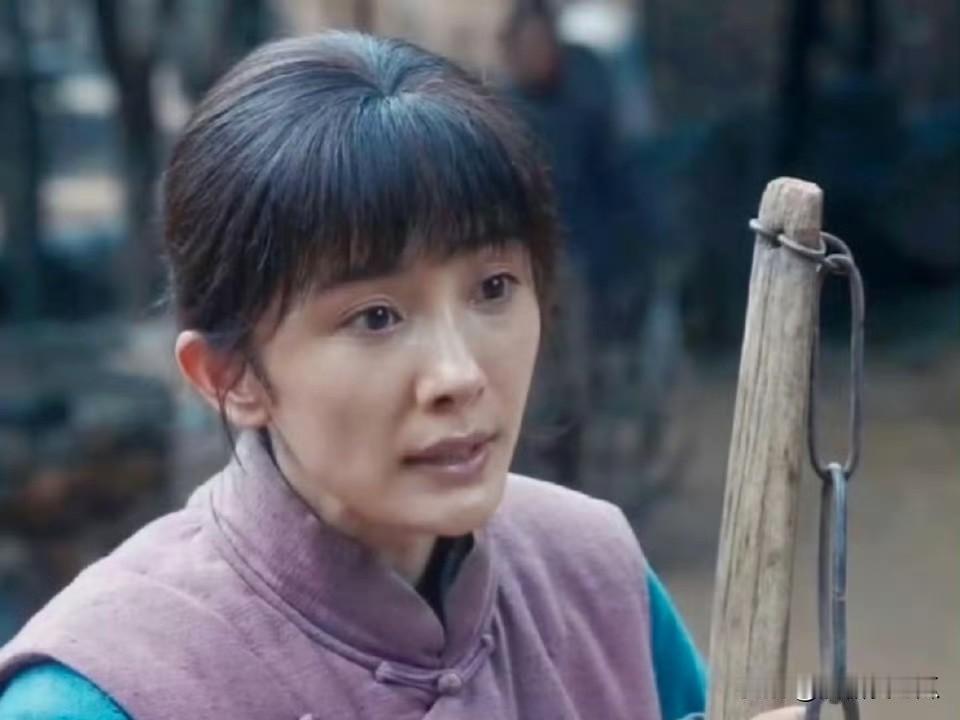 事实证明
杨幂这样的女人回那个年代都的挑水，吃窝窝头。饿得面黄肌瘦，走路都轻飘飘