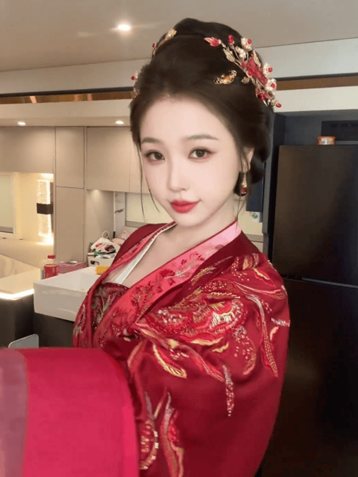 宝宝跳完是不是害羞了 最后那个小眼神