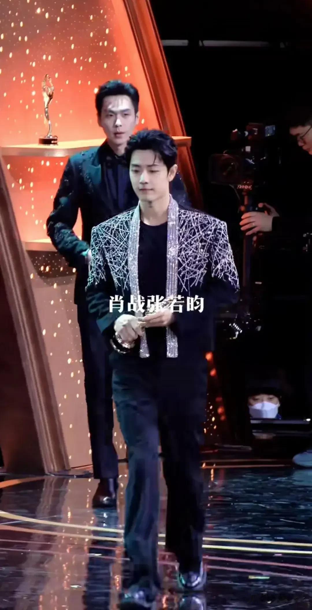 为什么说《庆余年2》没有肖战就不好看？

因为大庆间谍头子本就应该是非常强大的人