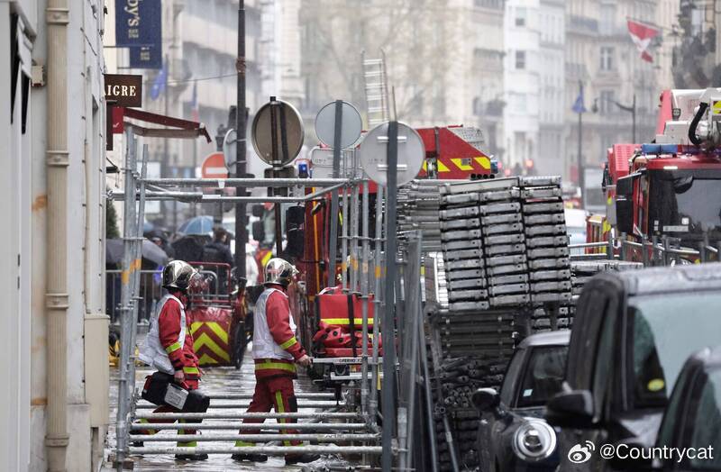 巴黎五星级酒店发生火灾 约400人紧急疏散海外新鲜事 法国巴黎一家五星级酒店25