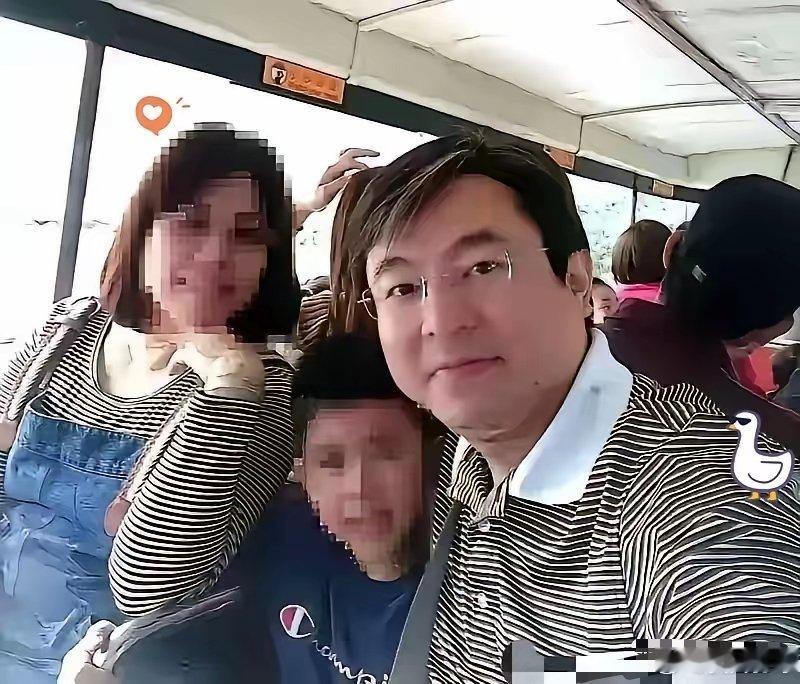 悄无声息举家迁居大陆。没有发布会，没有公开声明，一切静悄悄的，却在岛内引起不小议
