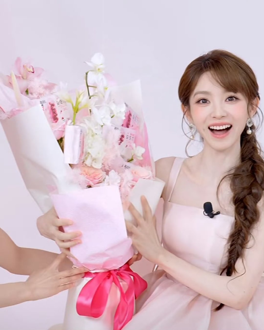 田曦薇公主粉裙田曦薇粉色蝴蝶结公主 田曦薇公主粉裙真的好美啊 