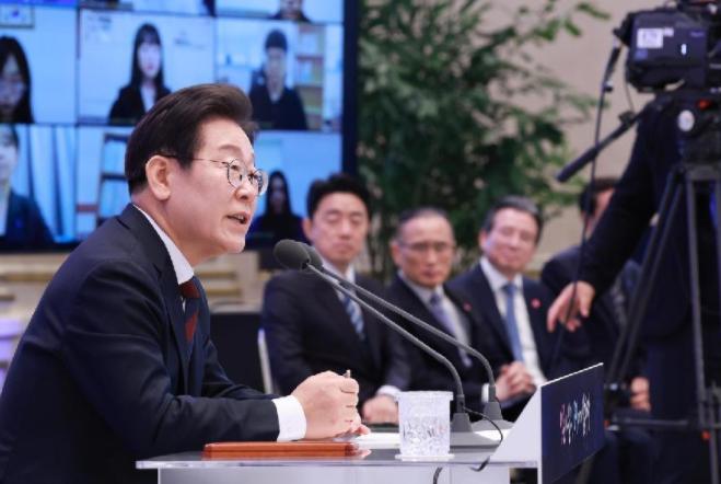 拒了中方请柬不到2小时，李在明启动访美前奏，不来华先见特朗普。表示拒绝我国的邀请