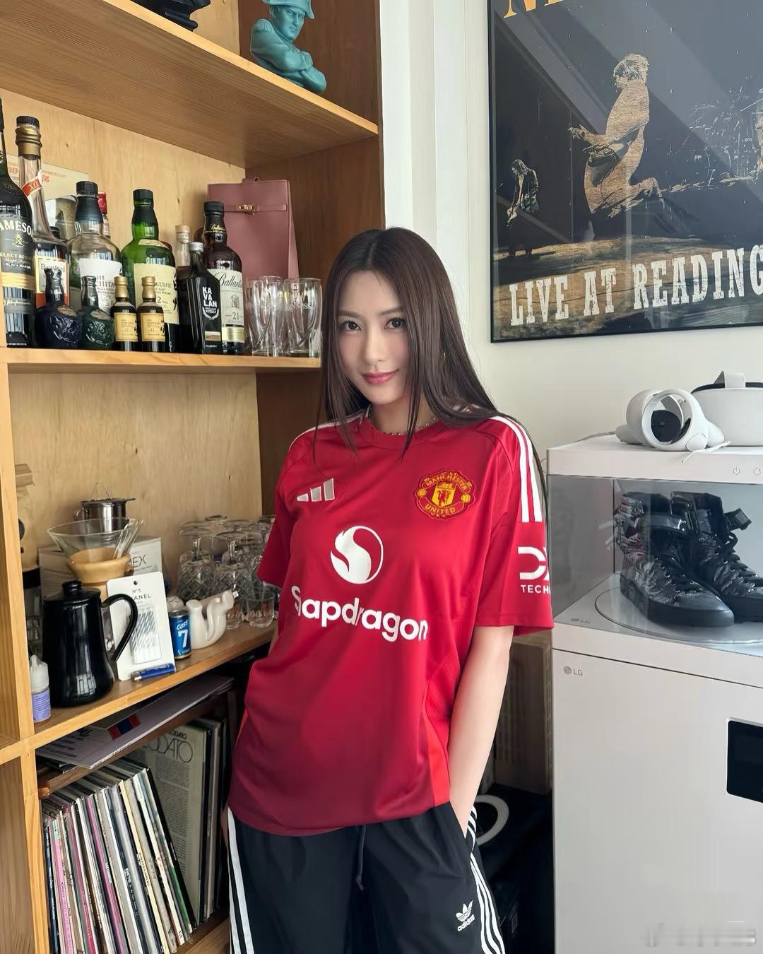 曼联--"说实话什么赢啊输的我其实不太在乎，但我绝不允许自己踢得没有流量!"