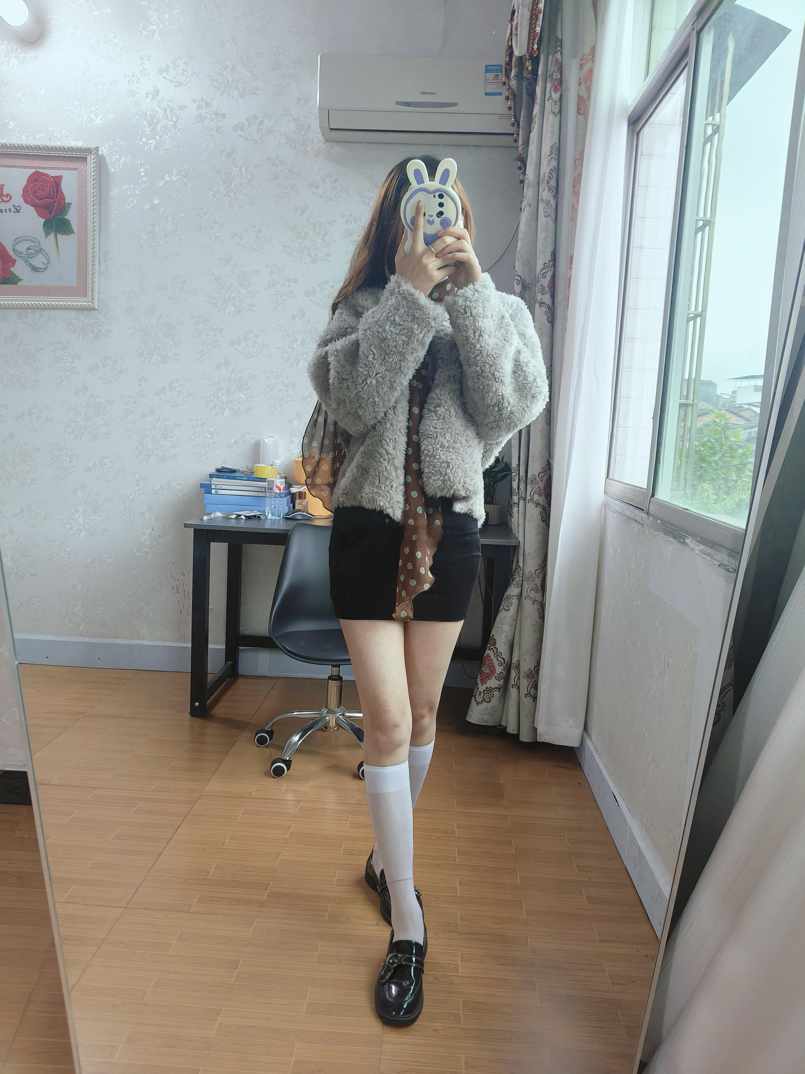 腿长两米，镜子都装不下我啦！ (老图新发) 