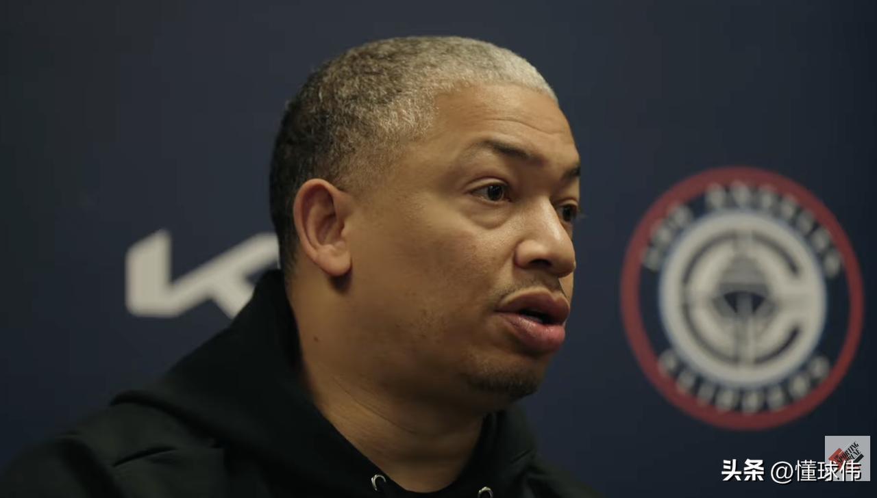 小卡在手，赢球我有！泰伦卢谈伦纳德：

“我们赢球的关键。”

“在于伦纳德的健