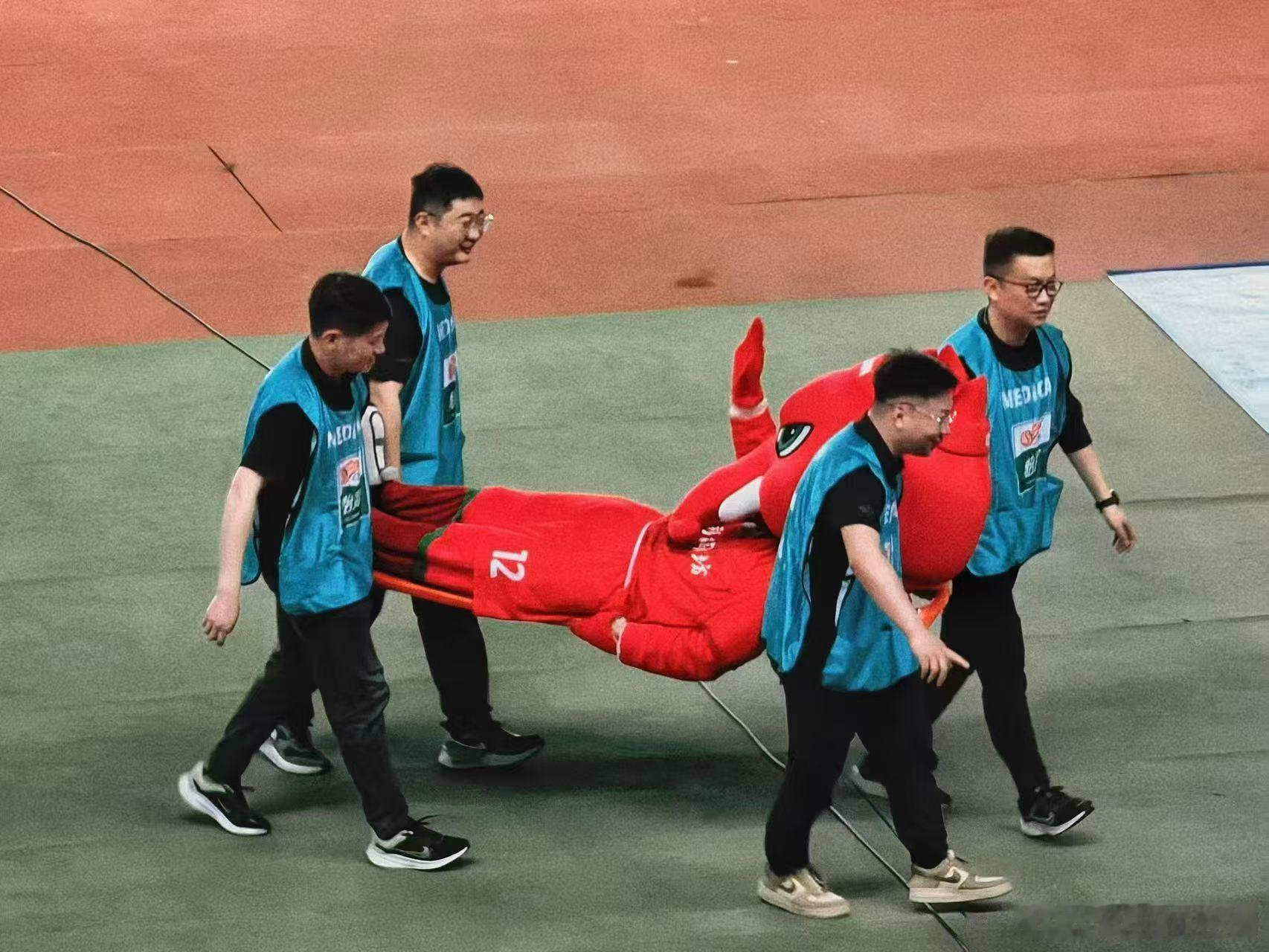 五连胜，继续北伐，申花未赢够 