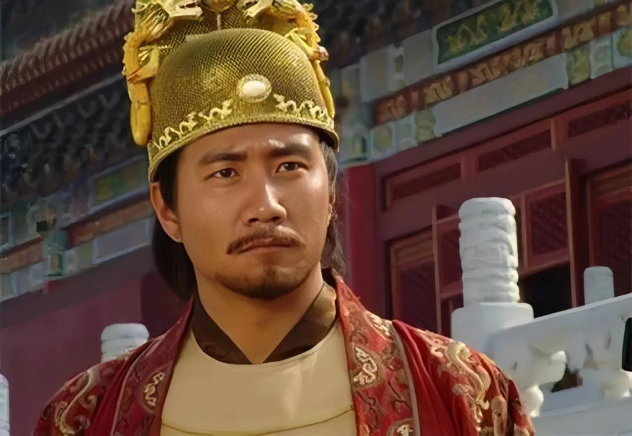 朱元璋那晚在奉天殿外坐了整整一宿，一句话没说。

锦衣卫押着李善长从后门进宫，他