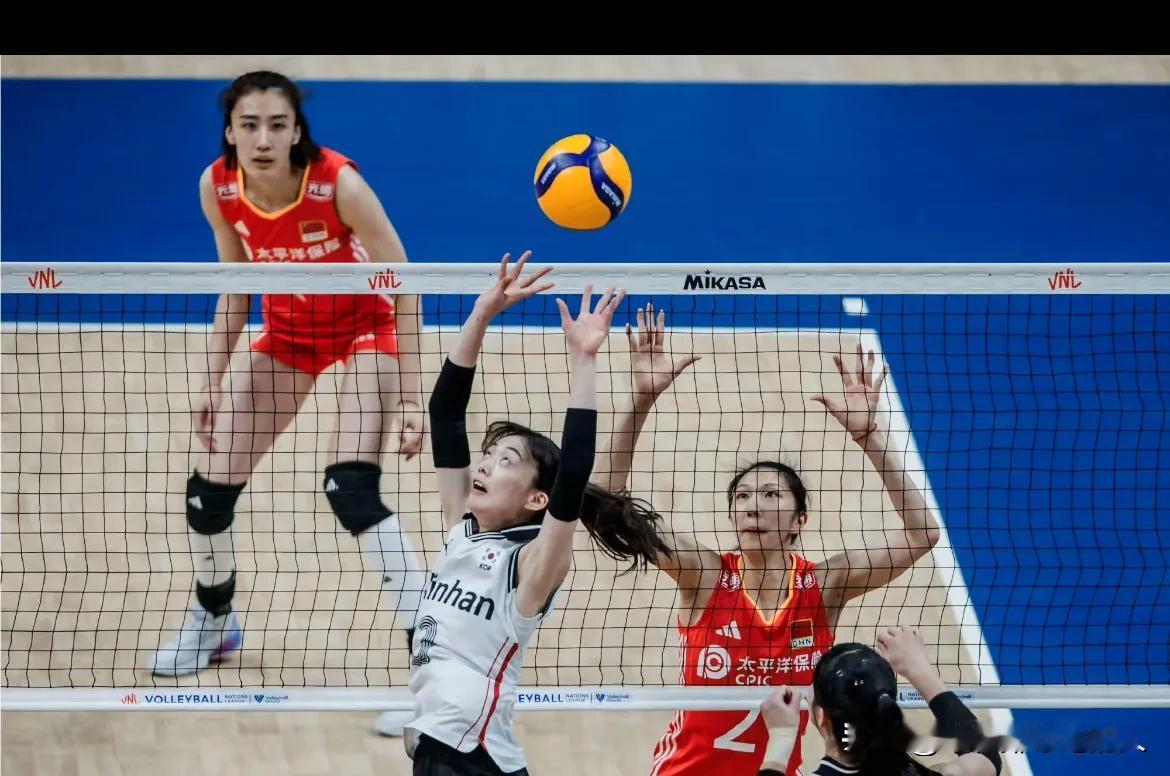 #世界女排2024VNL# 
中国女排未来之星吴梦洁首次在1队首发打满全场得到1