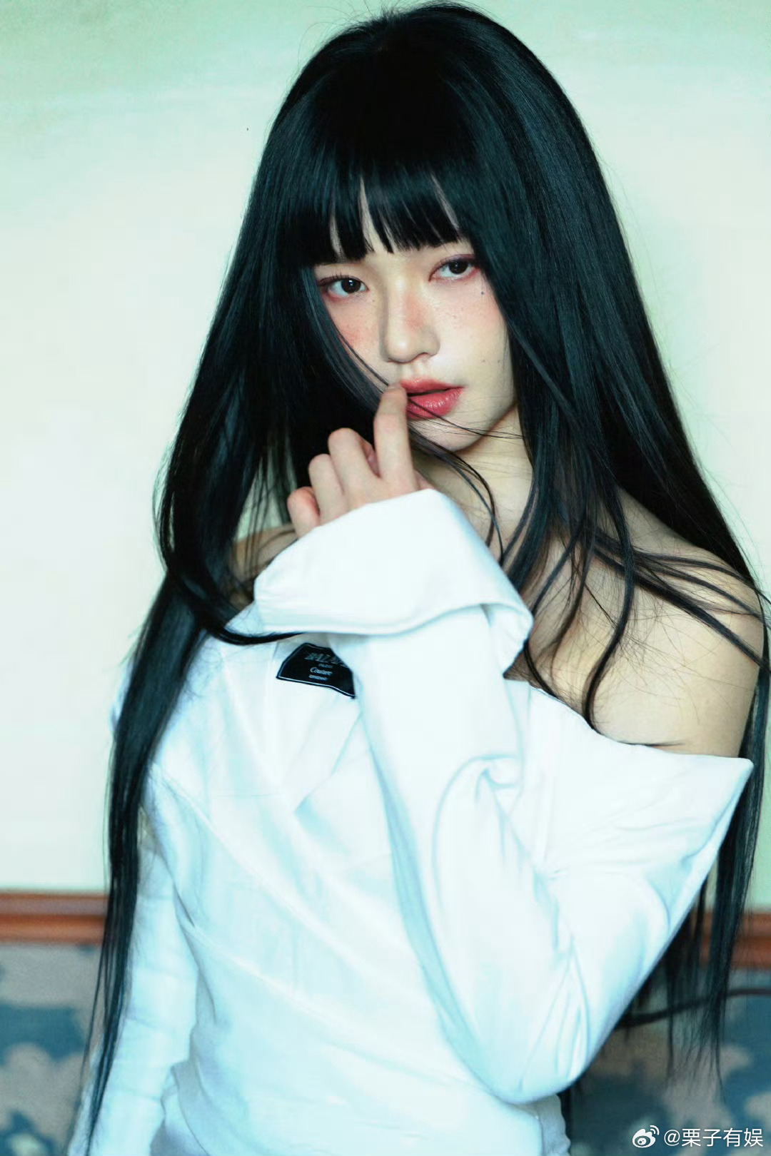 林允齐刘海黑长直林允拥抱万物新生林允齐刘海黑长直，非常美，[哈哈][哈哈] ​​