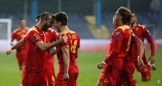 004  世预赛   黑山vs克罗地亚 尽管存在场地不适、阵容轮换等不确定因素，