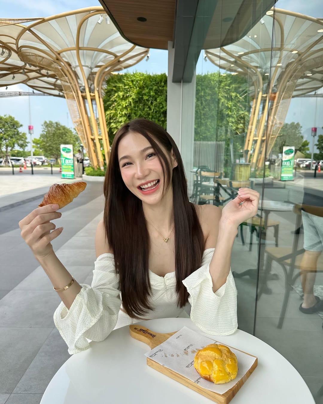 一个月不碰手机。和一个月不碰女人你选哪一个