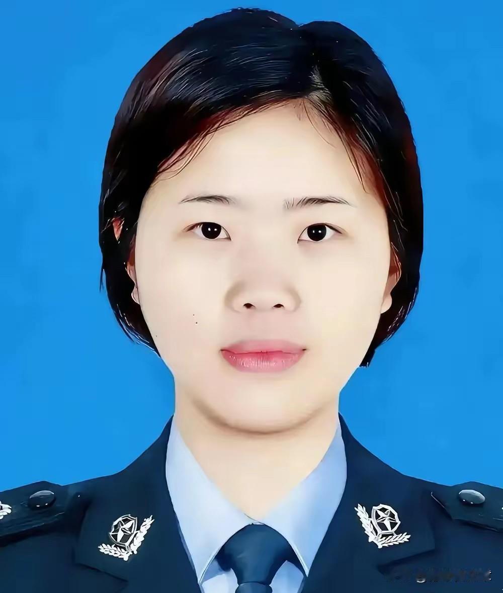 最近太多贪官蛀虫的新闻了，这条新闻让人稀罕！四川沐川95后女副所长罗慧琳，人民警