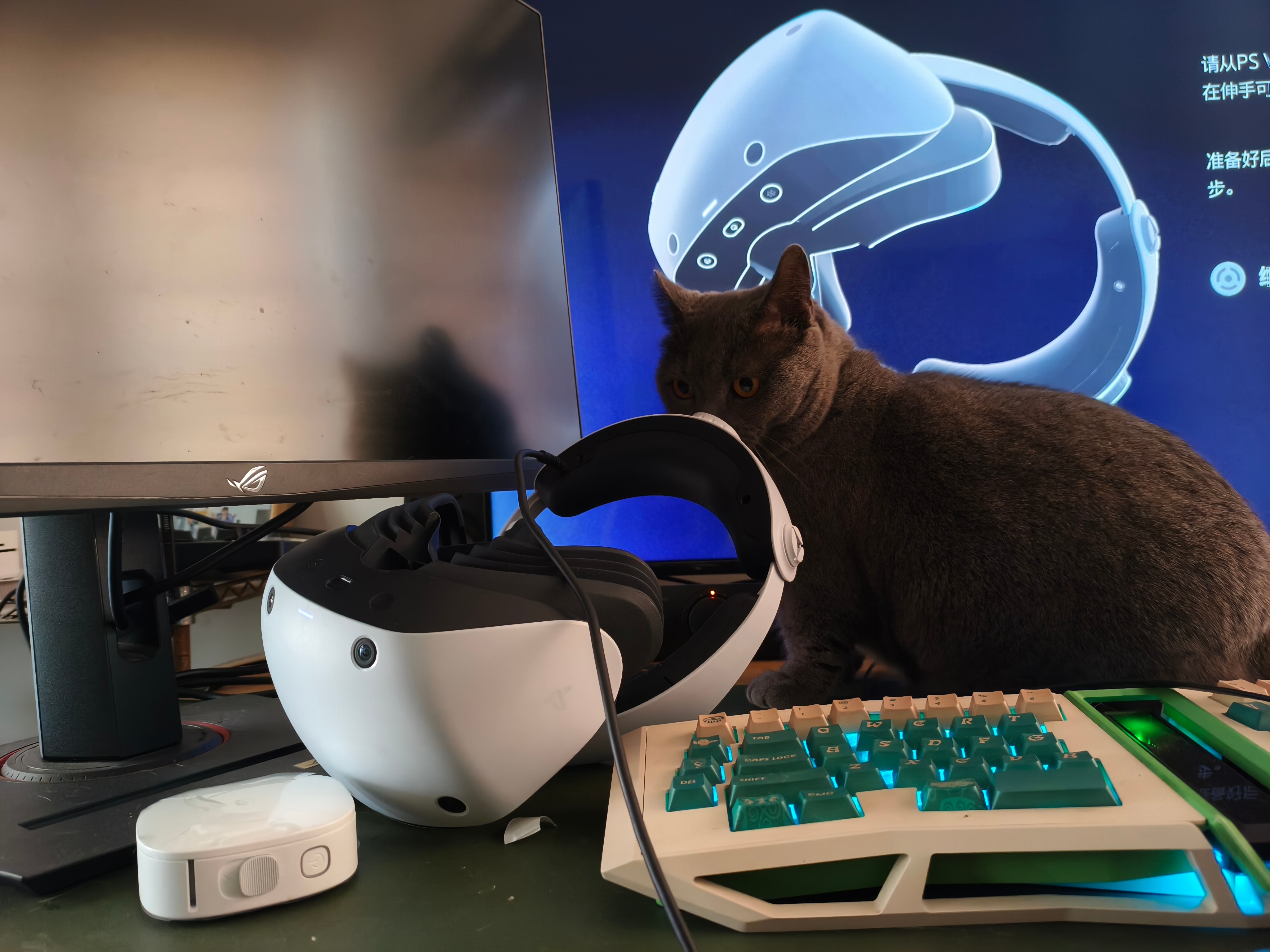 太劲爆了，GT7真的是赛车游戏里面第一，配合PS VR2体验爆表，这头显作为游戏