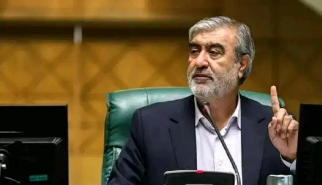 伊朗副外长表示，只有美国结束侵略战争，海峡才能完全开放。

半岛电视台报道，当地