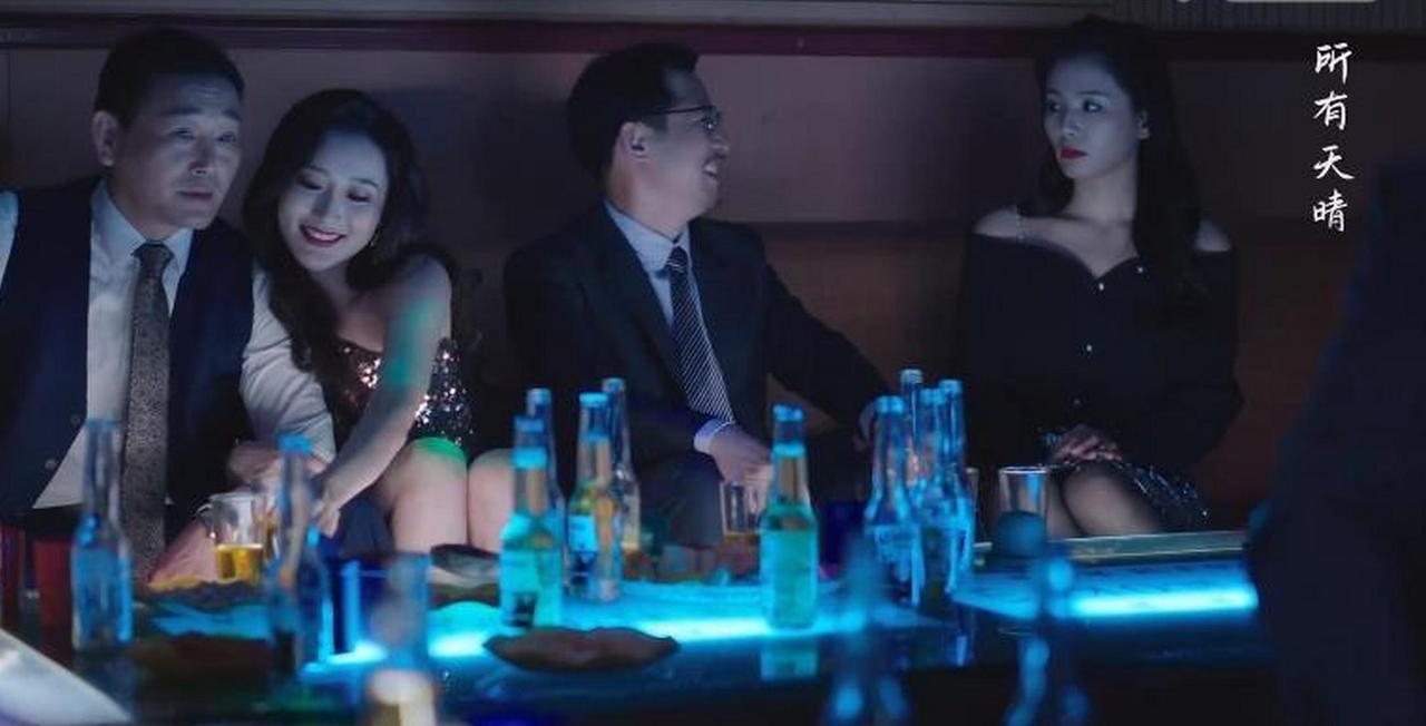 有些人对杭州酒局这个事情不太理解，认为赵海峰和郁廷栋多多少少也是有头有脸的人，为