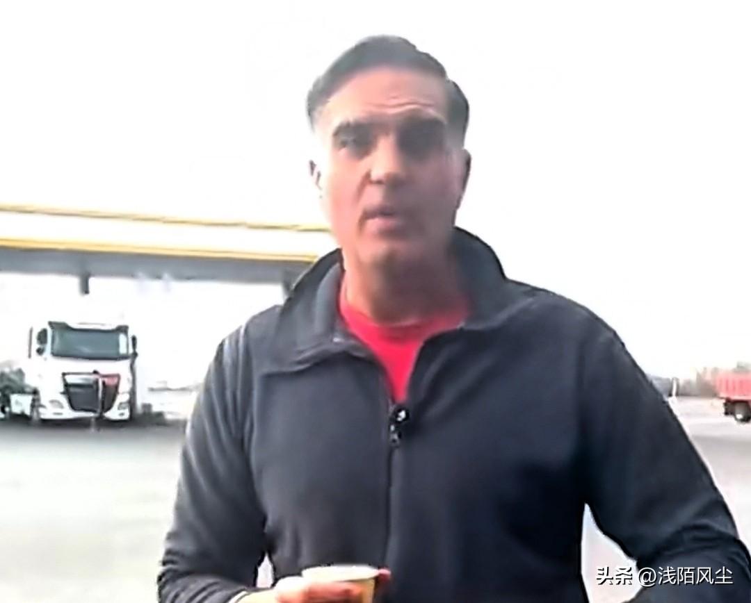 CNN记者弗雷德里克·普莱特根获准进入伊朗境内报道，他在前往伊朗首都的德黑兰的路